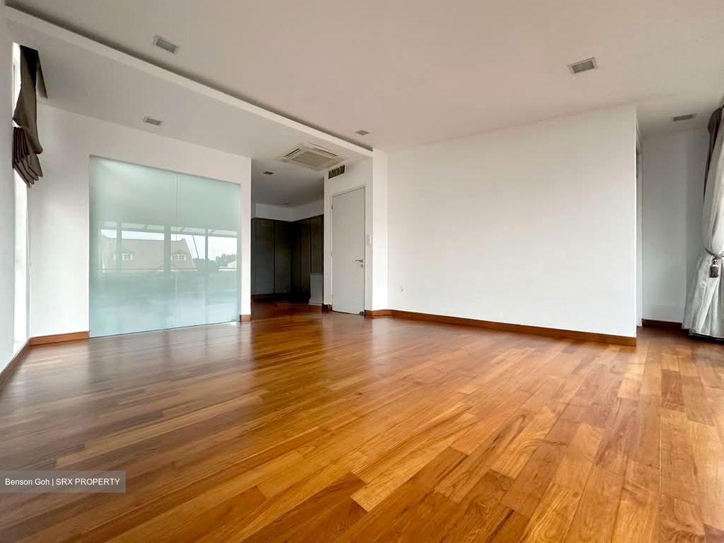 Maju Avenue (D19), Terrace #576992521
